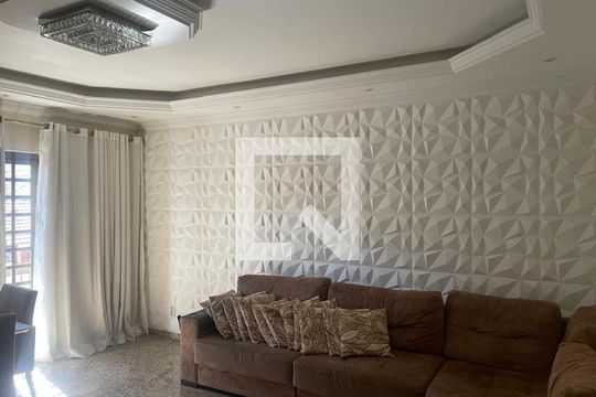 Sala de casa à venda com 4 quartos, 264m² em Benfica, Rio de Janeiro