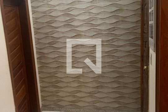 Sala de casa à venda com 4 quartos, 264m² em Benfica, Rio de Janeiro