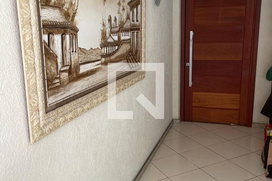 Entrada de casa à venda com 4 quartos, 264m² em Benfica, Rio de Janeiro