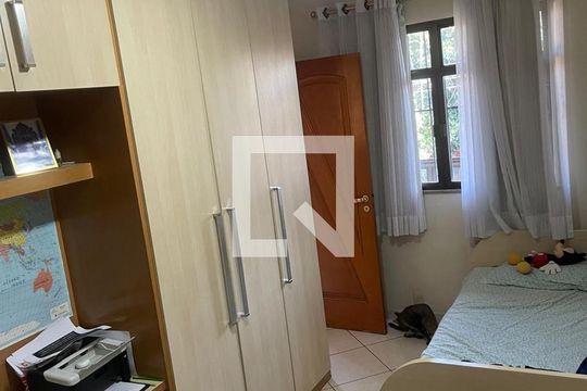 Quarto 2 de casa à venda com 4 quartos, 264m² em Benfica, Rio de Janeiro