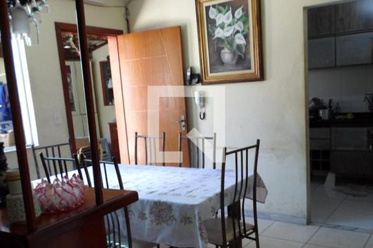 Sala de casa à venda com 2 quartos, 86m² em Bom Jesus, Contagem