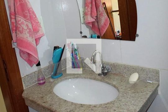 Banheiro Social de casa à venda com 2 quartos, 86m² em Bom Jesus, Contagem