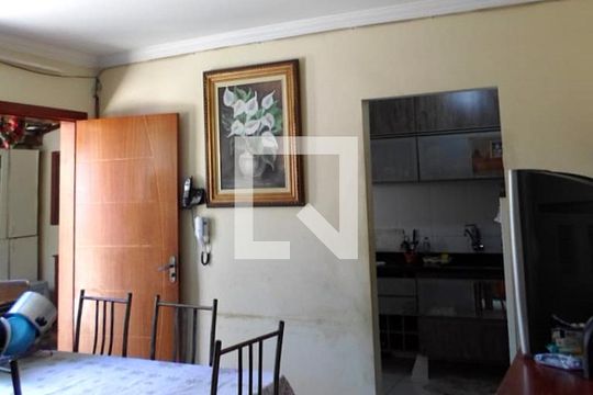 Sala de casa à venda com 2 quartos, 86m² em Bom Jesus, Contagem