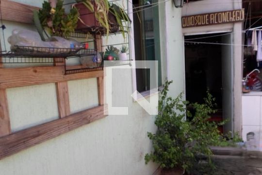 Quintal de casa à venda com 2 quartos, 86m² em Bom Jesus, Contagem