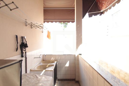 Área de Serviço de casa à venda com 3 quartos, 172m² em Santa Amelia, Belo Horizonte
