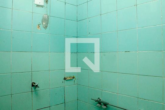 Banheiro Social de apartamento à venda com 2 quartos, 73m² em Floresta, Porto Alegre