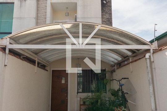 Fachada de casa à venda com 3 quartos, 120m² em Jardim Lisboa, São Paulo