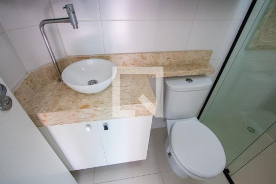 Banheiro Suíte de casa de condomínio à venda com 1 quarto, 72m² em Campestre, Santo André
