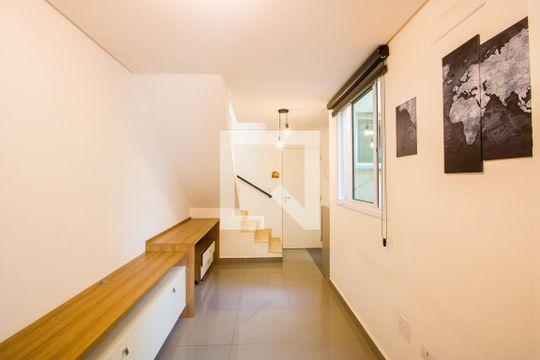 Sala de casa de condomínio para alugar com 1 quarto, 72m² em Campestre, Santo André