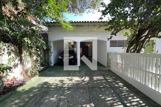 Garagem de casa à venda com 4 quartos, 199m² em Butantã, São Paulo