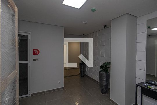 Hall de Entrada de apartamento para alugar com 1 quarto, 94m² em Vila Santo Estefano, São Paulo