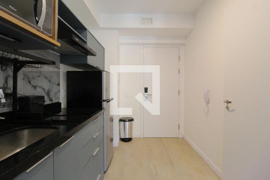 Cozinha de kitnet/studio para alugar com 1 quarto, 20m² em Indianópolis, São Paulo