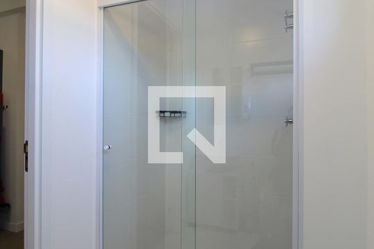 Banheiro Social de kitnet/studio para alugar com 1 quarto, 20m² em Indianópolis, São Paulo