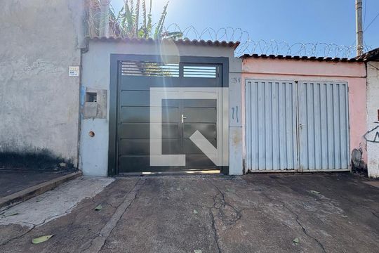 Fachada de casa para alugar com 2 quartos, 850m² em Parque Ribeirao Preto, Ribeirão Preto