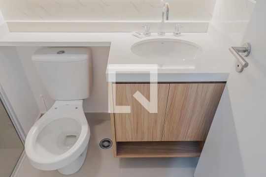 Banheiro de kitnet/studio à venda com 1 quarto, 26m² em Sumarezinho, São Paulo