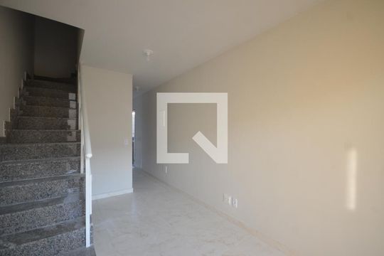 Sala de apartamento para alugar com 2 quartos, 60m² em Campo Grande, Rio de Janeiro