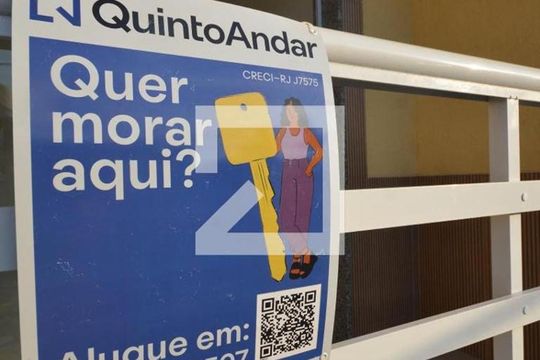 Placa instalada de apartamento para alugar com 2 quartos, 60m² em Campo Grande, Rio de Janeiro