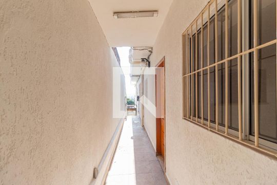 Quintal de casa para alugar com 3 quartos, 150m² em Pestana, Osasco