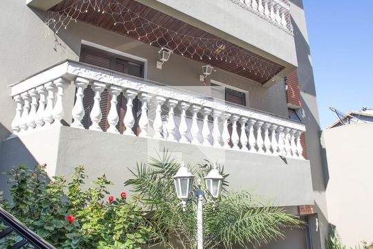 Fachada de apartamento para alugar com 2 quartos, 55m² em Conceição, Diadema