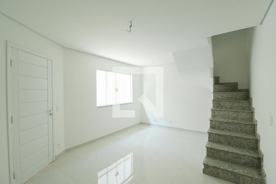 Casa à venda com 3 quartos, 124m² em Jardim Santa Ines, São Paulo