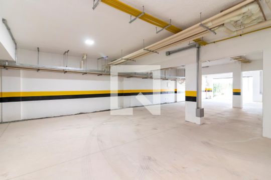 Garagem de casa de condomínio à venda com 3 quartos, 124m² em Jardim Santa Ines, São Paulo