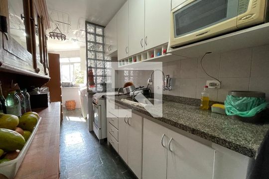 Cozinha de apartamento à venda com 3 quartos, 70m² em Jardim Jussara, São Paulo
