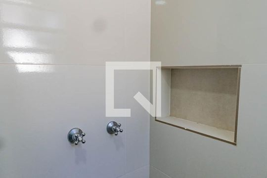 Banheiro da Kitnet 1 de apartamento à venda com 5 quartos, 350m² em Bosque da Saúde, São Paulo