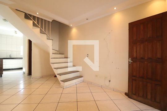 Casa para alugar com 2 quartos, 70m² em Jardim Magali, Santo André