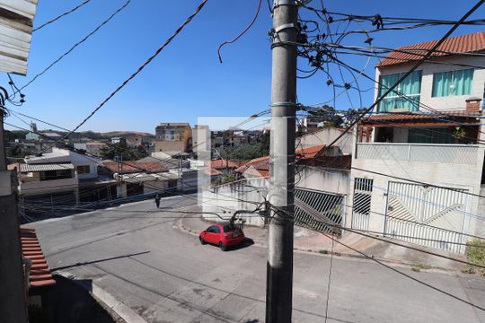Vista Área de Serviço de casa para alugar com 2 quartos, 70m² em Jardim Magali, Santo André