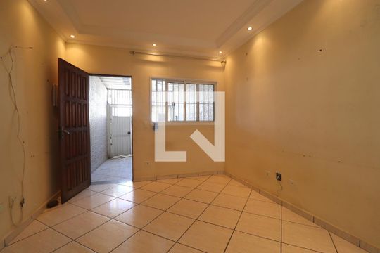 Sala de casa para alugar com 2 quartos, 70m² em Jardim Magali, Santo André