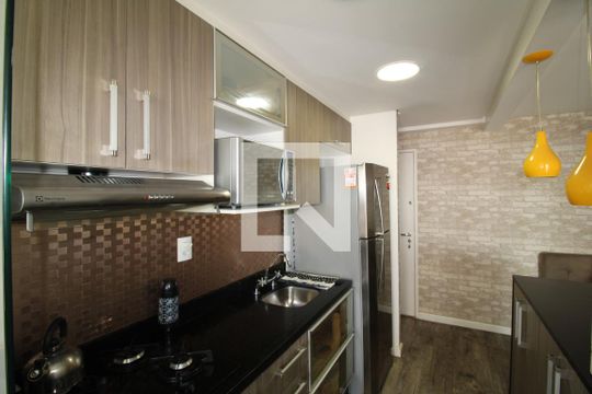 Cozinha de apartamento para alugar com 3 quartos, 80m² em Vila Ester (zona Norte), São Paulo