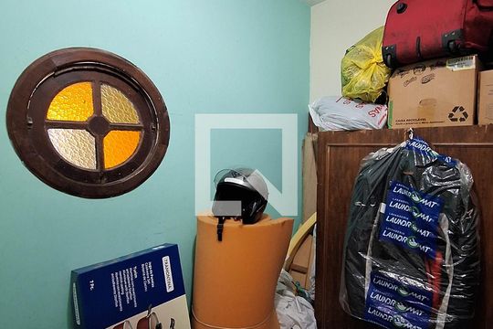 Quarto de Serviço de casa à venda com 4 quartos, 390m² em Piratininga, Niterói