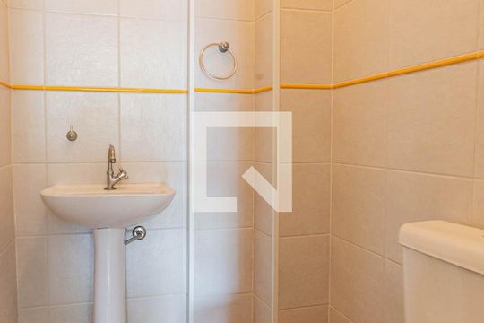 Lavabo de apartamento para alugar com 2 quartos, 65m² em Cambuci, São Paulo