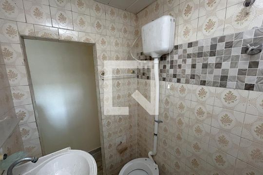 Banheiro da Suíte de casa para alugar com 1 quarto, 45m² em Cascadura, Rio de Janeiro