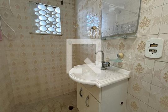 Banheiro da Suíte de casa para alugar com 1 quarto, 45m² em Cascadura, Rio de Janeiro
