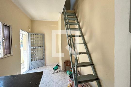 Sala de casa para alugar com 1 quarto, 45m² em Cascadura, Rio de Janeiro