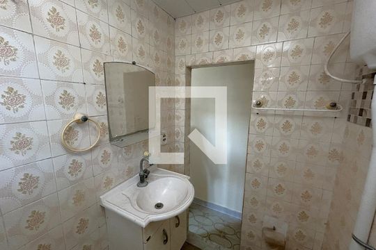 Banheiro da Suíte de casa para alugar com 1 quarto, 45m² em Cascadura, Rio de Janeiro