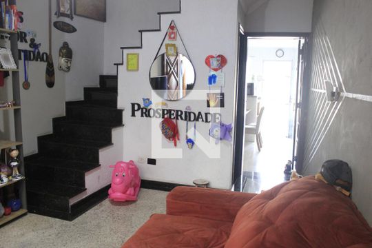 Sala de casa à venda com 2 quartos, 180m² em Jardim Santa Mena, Guarulhos