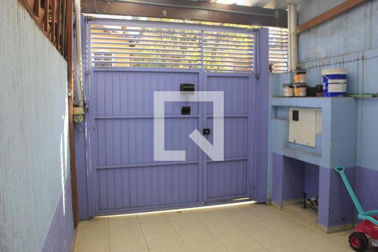 Garagem de casa à venda com 2 quartos, 180m² em Jardim Santa Mena, Guarulhos