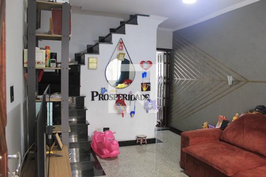 Casa à venda com 2 quartos, 180m² em Jardim Santa Mena, Guarulhos