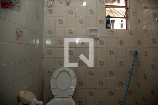 Banheiro de Serviço de casa à venda com 4 quartos, 250m² em Jardim Vergueiro, São Paulo