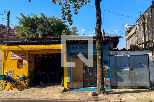 Fachada de casa à venda com 4 quartos, 250m² em Jardim Vergueiro, São Paulo