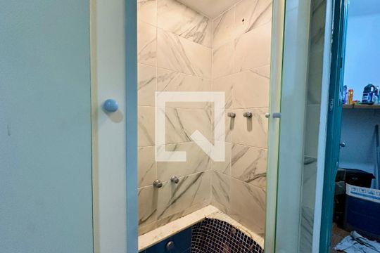 Banheira de apartamento para alugar com 2 quartos, 75m² em Centro, Rio de Janeiro