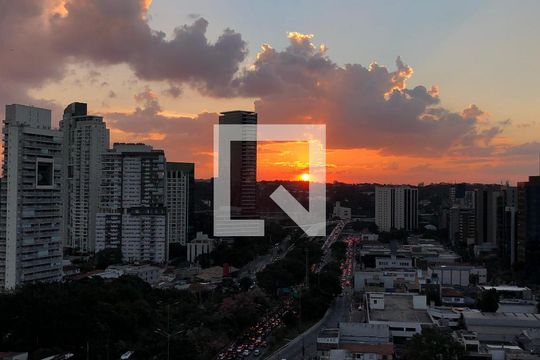 Apartamento à venda com 2 quartos, 70m² em Vila Olímpia, São Paulo
