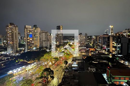Vista de apartamento à venda com 2 quartos, 70m² em Vila Olímpia, São Paulo