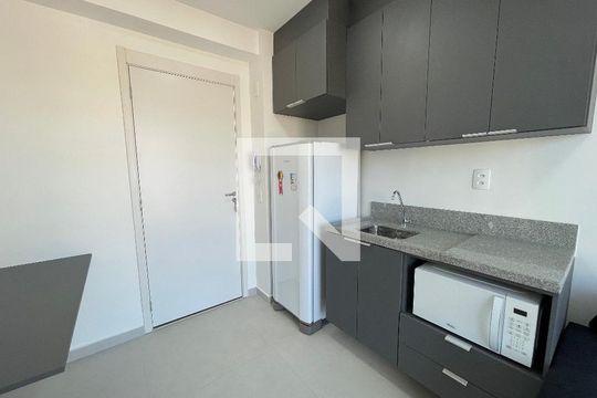 Cozinha de apartamento à venda com 1 quarto, 24m² em Vila Butantã, São Paulo