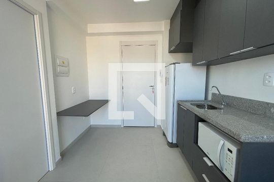 Cozinha de apartamento à venda com 1 quarto, 24m² em Vila Butantã, São Paulo