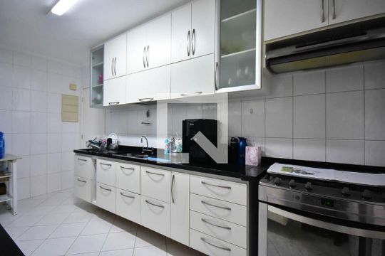 Cozinha de apartamento para alugar com 3 quartos, 97m² em Vila Andrade, São Paulo
