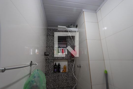 Banheiro de apartamento à venda com 2 quartos, 50m² em Fazenda da Juta, São Paulo