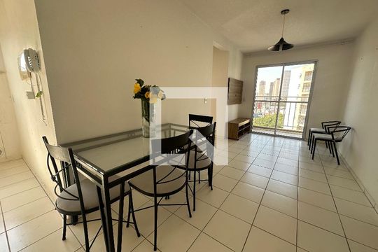 Sala de apartamento para alugar com 3 quartos, 65m² em Parque Viana, Barueri